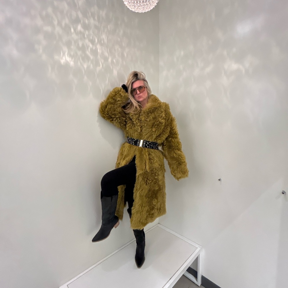 Shearling coat - Picture 8 of 8